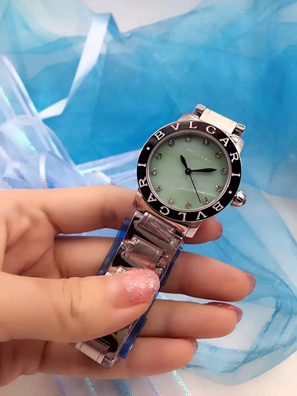 ブルガリ時計正面デザイン